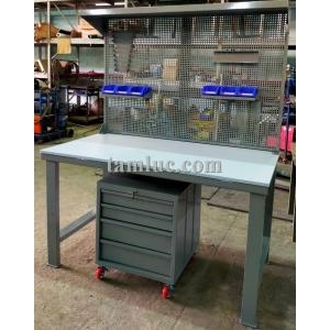 Bàn thao tác kết hợp bảng treo, tủ dụng cụ di động 4 ngăn